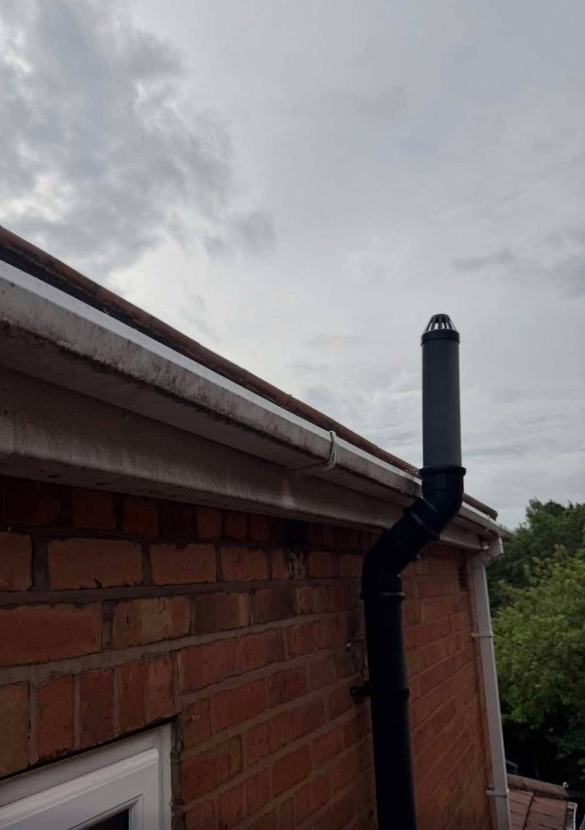 Fascia and guttering before cleaning